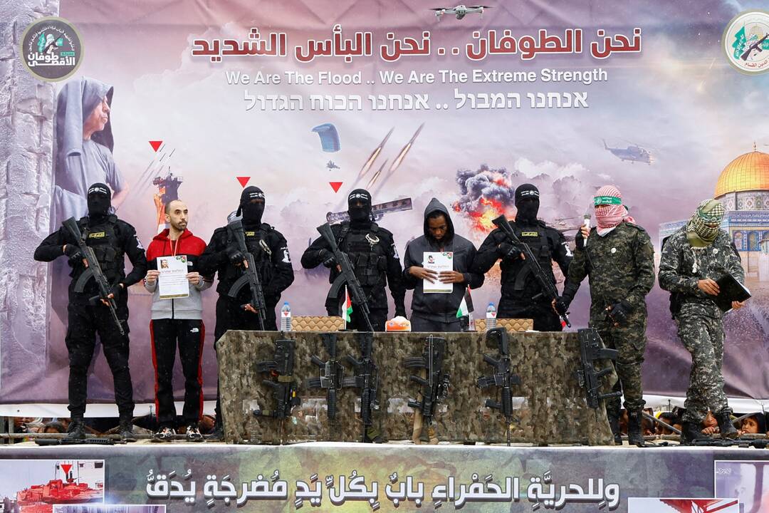 „Hamas“ Raudonajam Kryžiui Gazos Ruože perdavė du Izraelio įkaitus