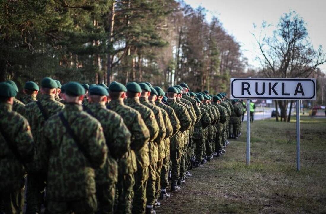 NATO ambasadoriai Rukloje stebėjo karines pratybas