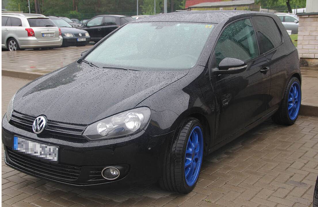 Vokiečio vairuoto “Volkswagen Golf” kėbulo numeris, įtariama, buvo suklastotas 