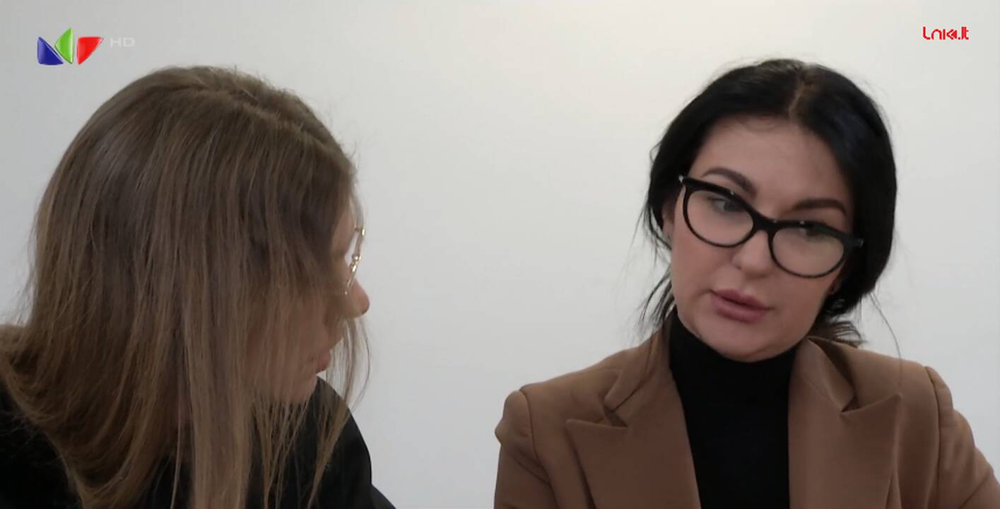 Vilniuje prieš teismą stojo grožio salono savininkė