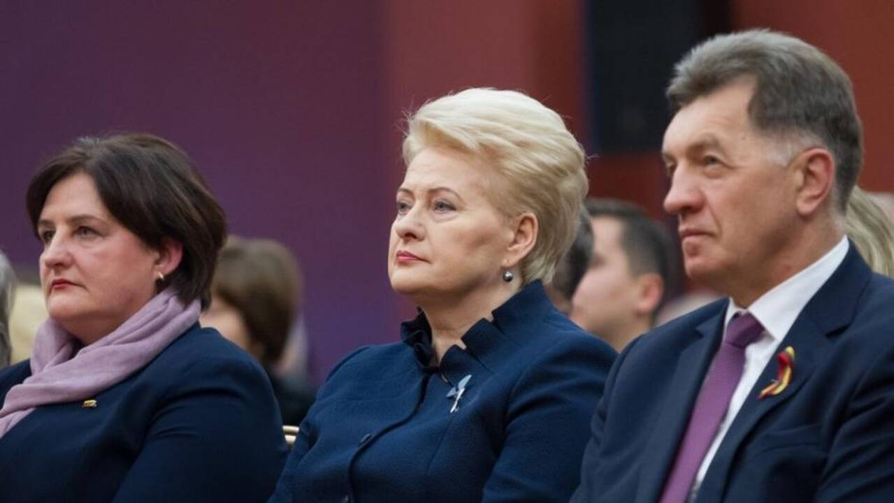 Prognozuoja konfliktą tarp Vyriausybės, parlamento ir prezidentės