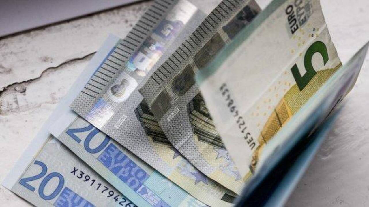 Ką rasite ir ko nerasite padirbtuose eurų banknotuose