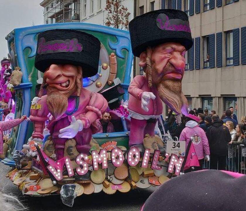 Karnavale pasirodė antisemitinė platforma