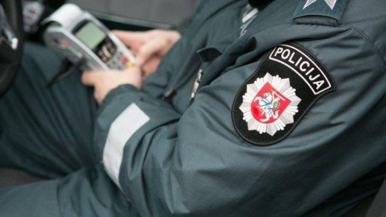 Girtas vyras Palangoje sužeidė policininką