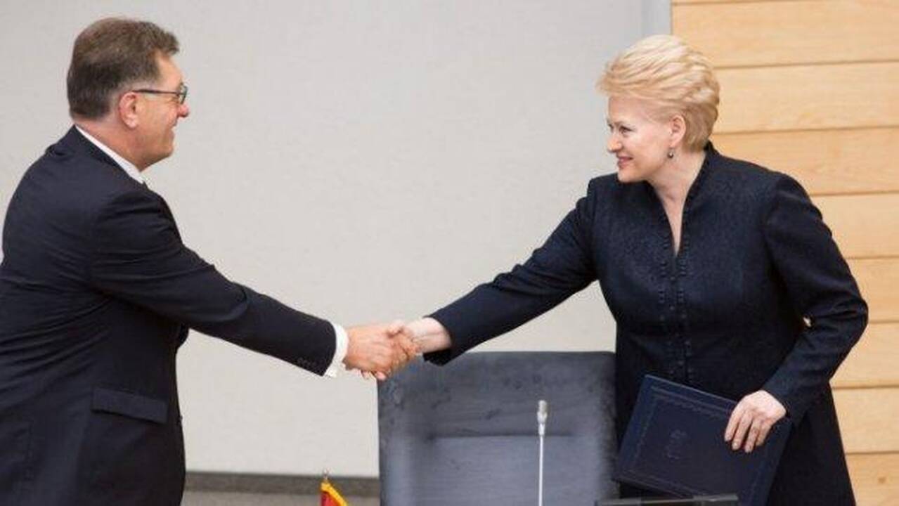 Didžiausias gyventojų palankumas išlieka premjerui ir prezidentei
