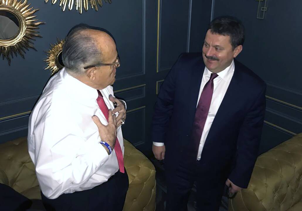 Rudy Giuliani (kairėje) ir Andrijus Derkačis