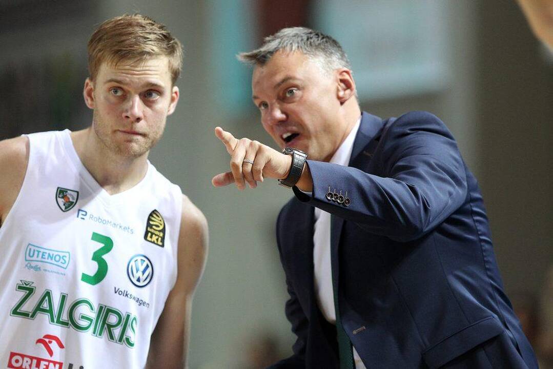 „Žalgiris“ svečiuose parklupdė „Anadolu Efes“ ekipą