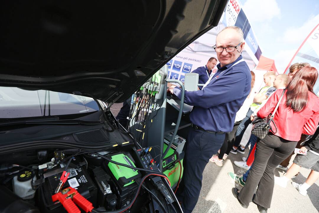 Nemuno saloje – „Eoltas car show 2023“