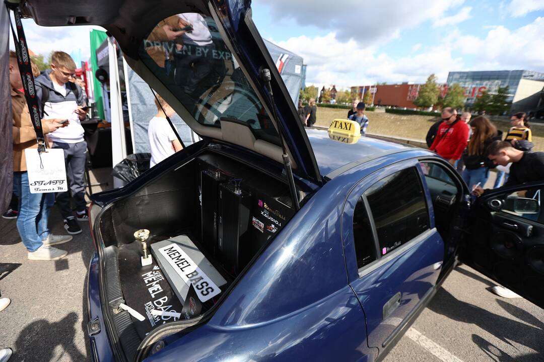Nemuno saloje – „Eoltas car show 2023“