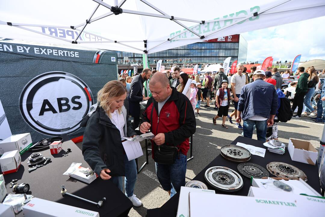 Nemuno saloje – „Eoltas car show 2023“