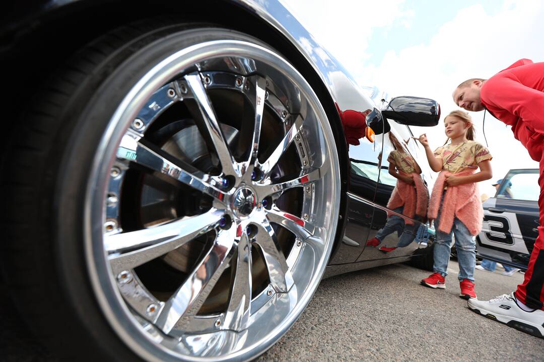Nemuno saloje – „Eoltas car show 2023“