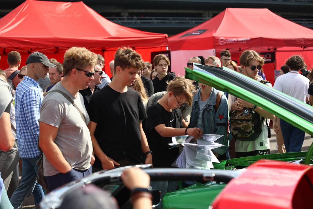 Nemuno saloje – „Eoltas car show 2023“