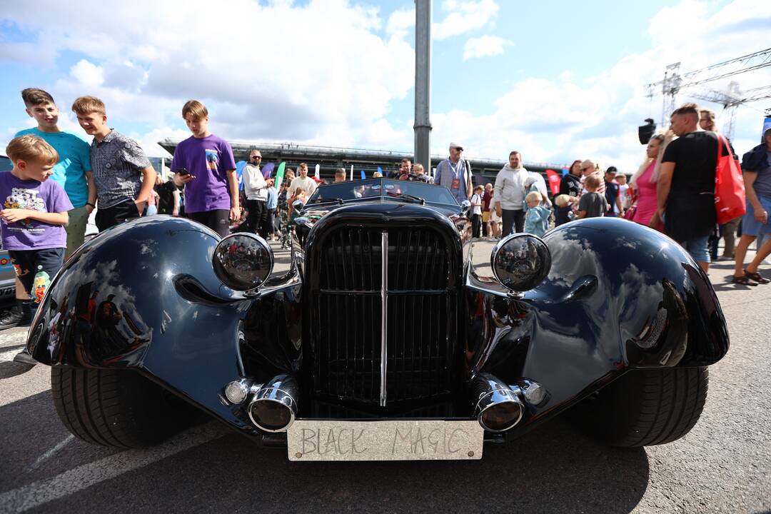 Nemuno saloje – „Eoltas car show 2023“