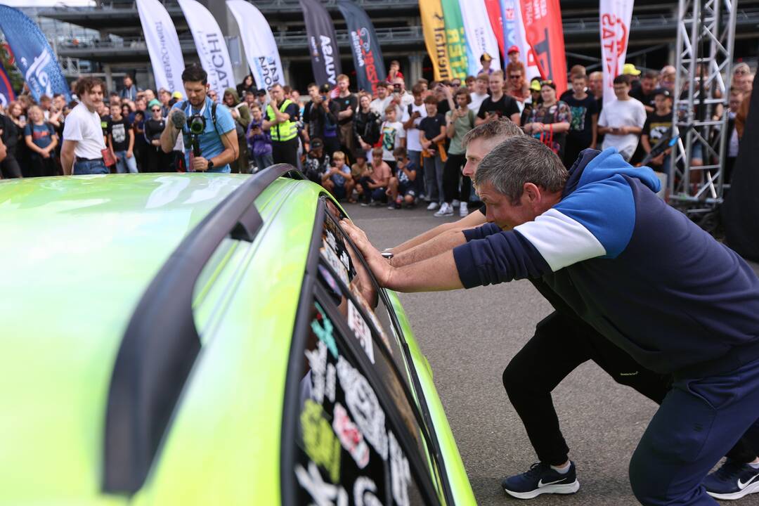 Nemuno saloje – „Eoltas car show 2023“