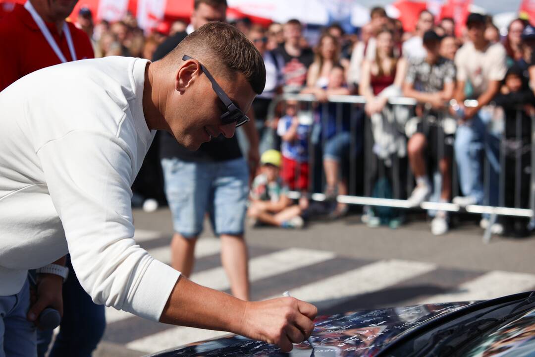 Nemuno saloje – „Eoltas car show 2023“
