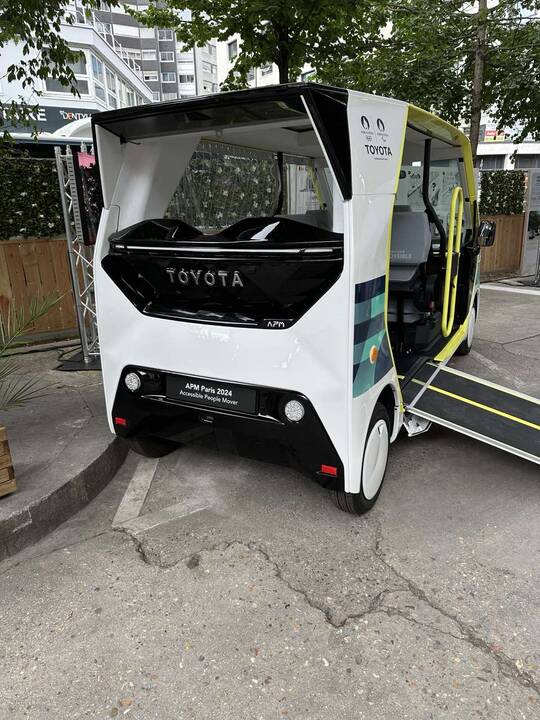 Tvarka: svečius sužavėjo puikiai organizuotas eismas, kur viena juosta buvo skirta olimpiniam transportui.