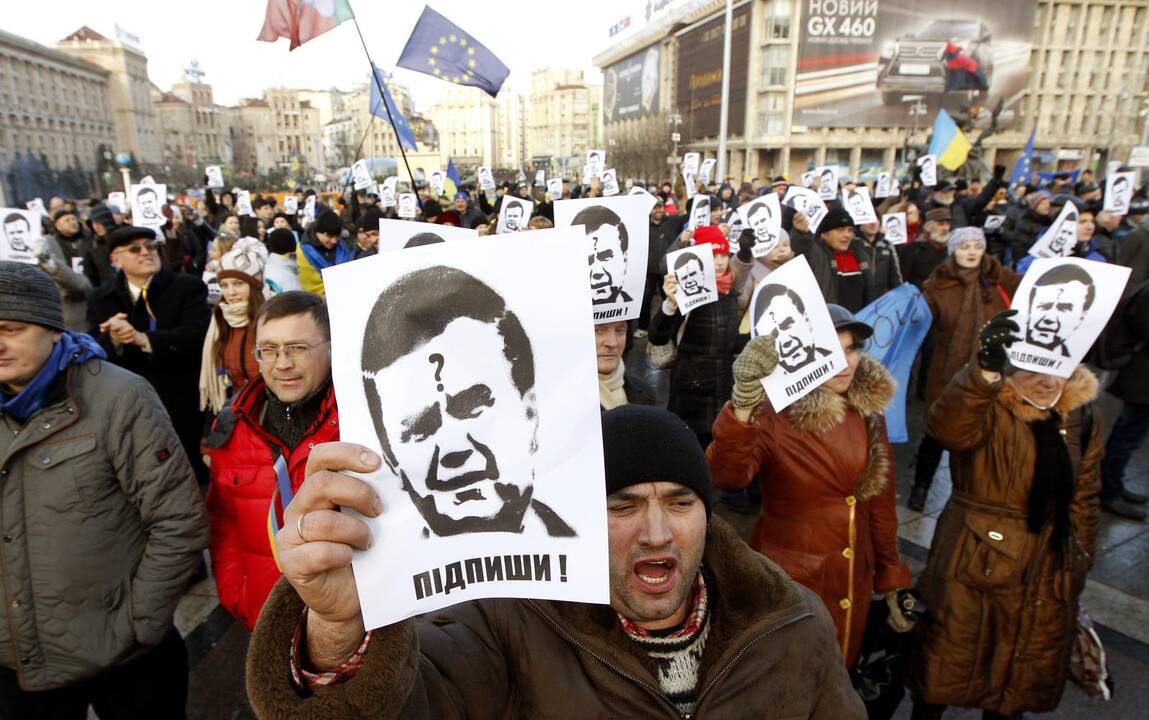 Ukrainos sostinėje - protestai ir gyva grandinė