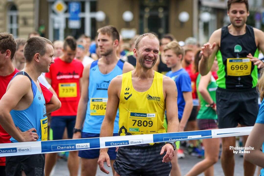 vienas, savame kosmose, tai savotiška meditacija. Siekiamybė: bėgant maratoną G.Drebuliui nesvarbus rezultatas – jis tiesiog mėgaujasi bėgimu ir įveikia asmeninius iššūkius.