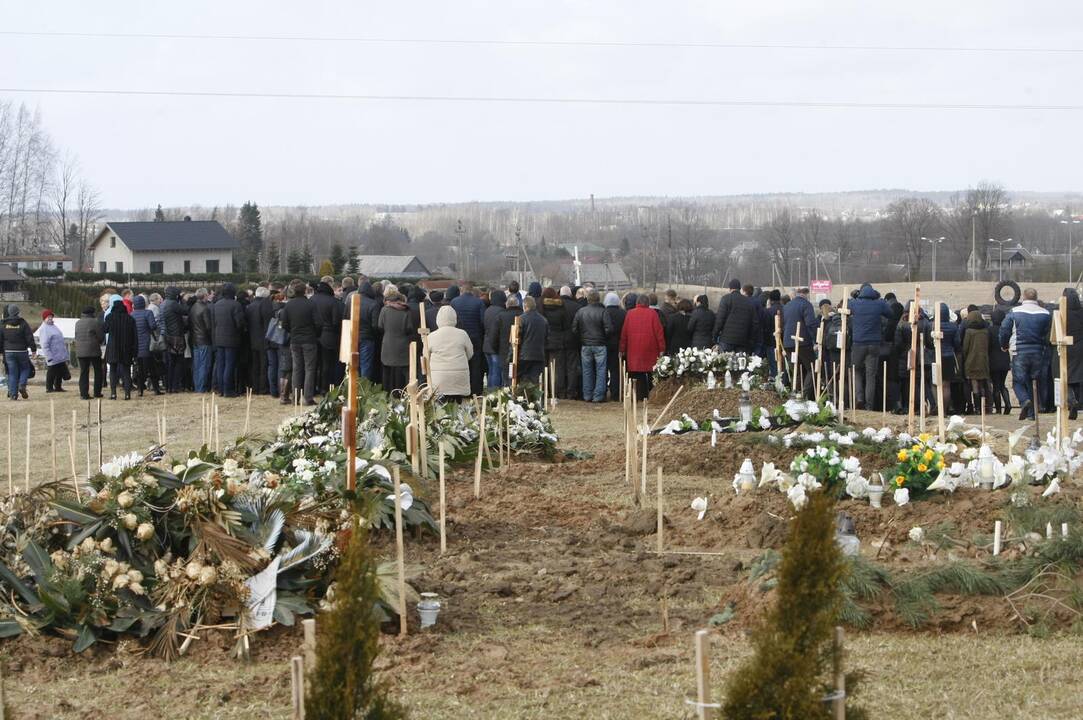 I. Strazdauskaitės laidotuvės