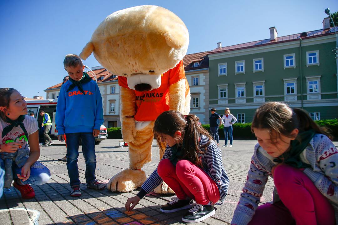 Mokyklinių prekių rinkimo mugė S. Daukanto aikštėje