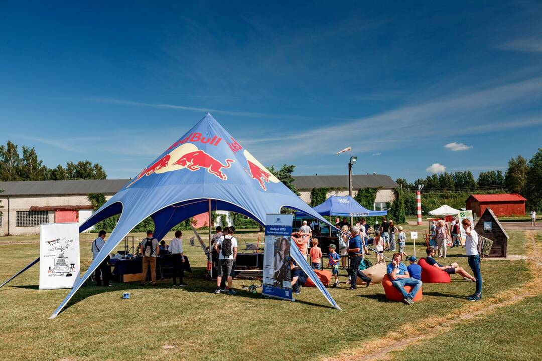 Pirmasis dronų festivalis