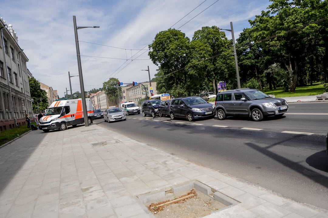 Keturių mašinų avarija Vytauto pr.