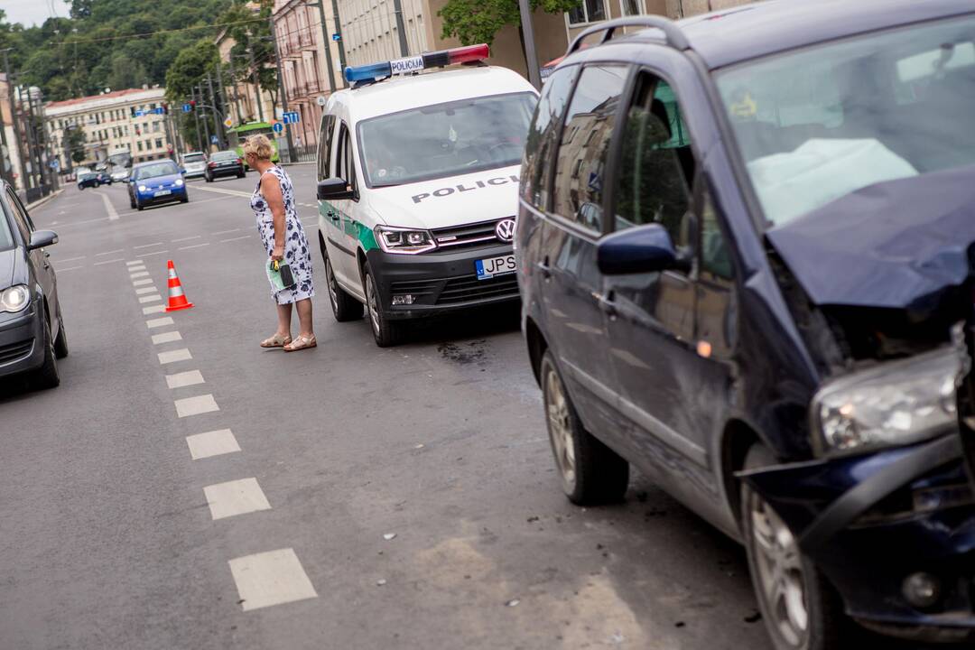 Keturių mašinų avarija Vytauto pr.