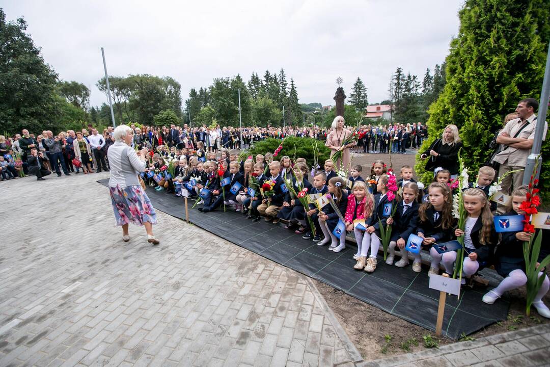 Atidaryta rekonstruota Domeikavos gimnazija