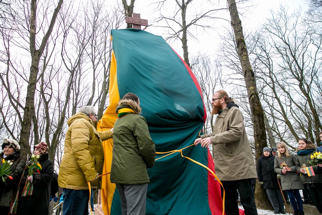 Aleksoto kapinėse iškilmingai atidengta „Pieta“