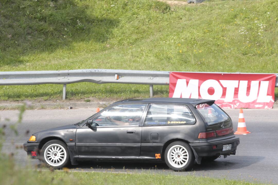 Pilaitėje - Lietuvos automobilių greituminio slalomo pirmenybių varžybos