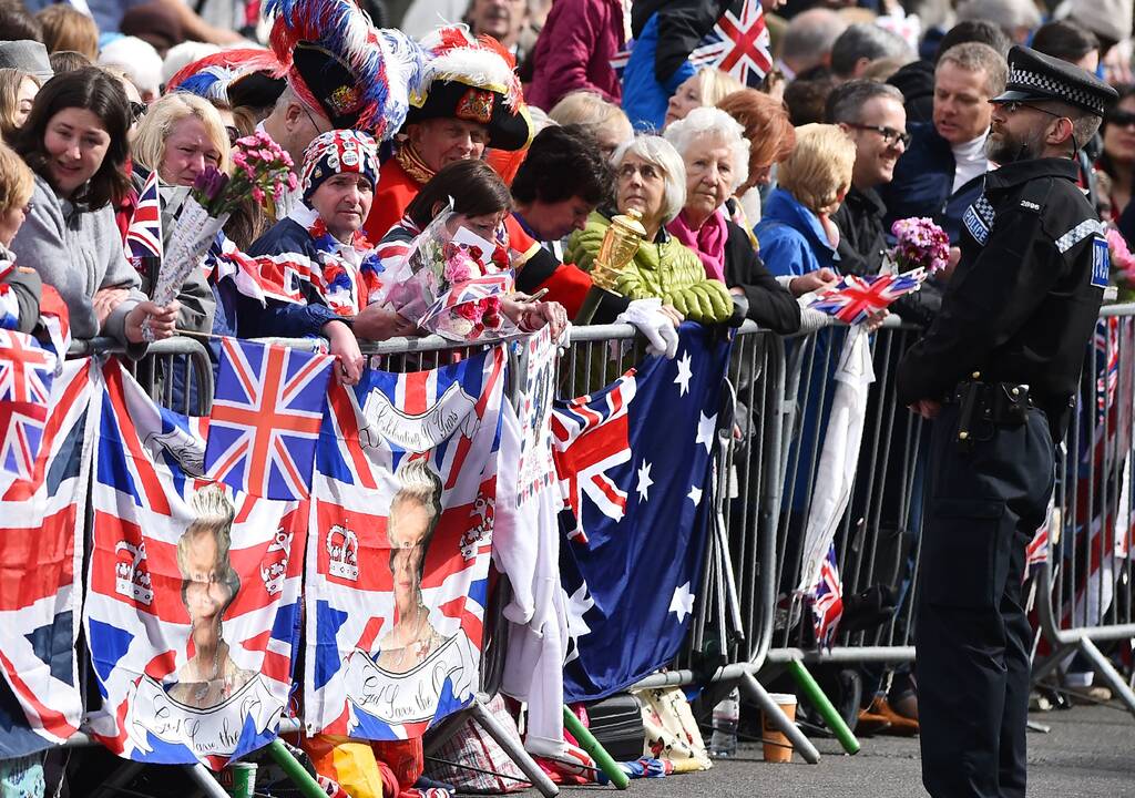 Britai švenčia karalienės 90-ąjį gimtadienį