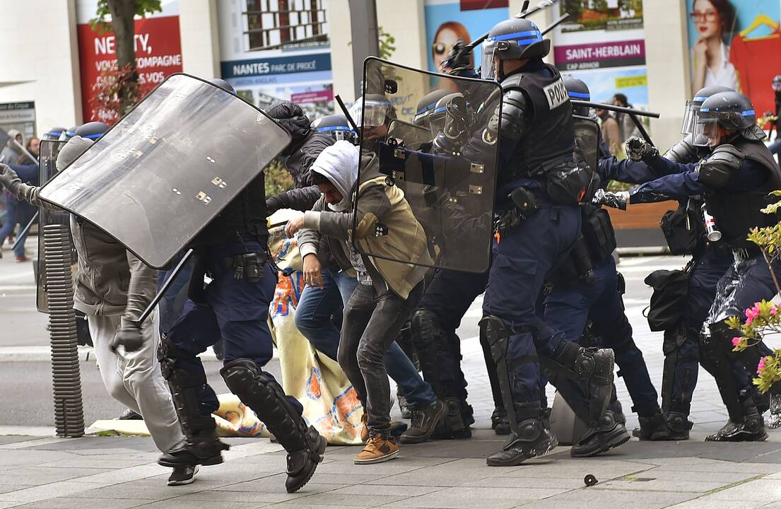 Policijos ir demonstrantų susirėmimai Prancūzijoje