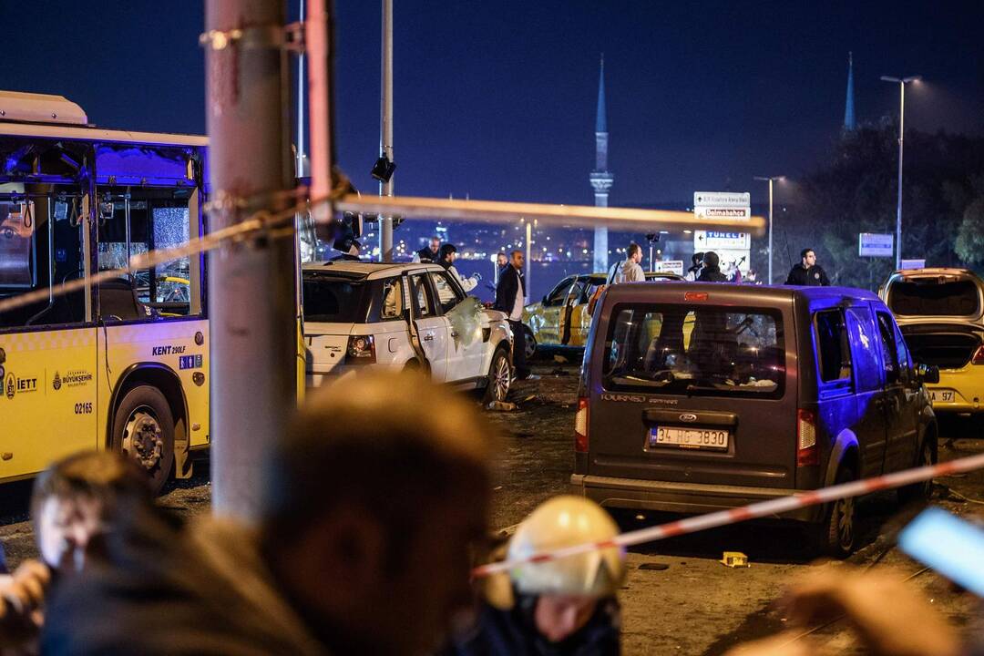 Kruvinas išpuolis Stambulo futbolo stadiono prieigose