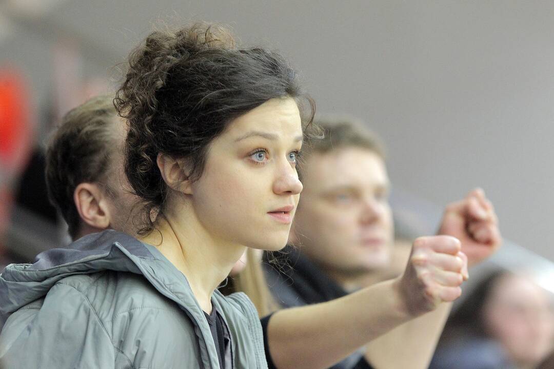 Dramos teatro aktoriai stebi krepšinį