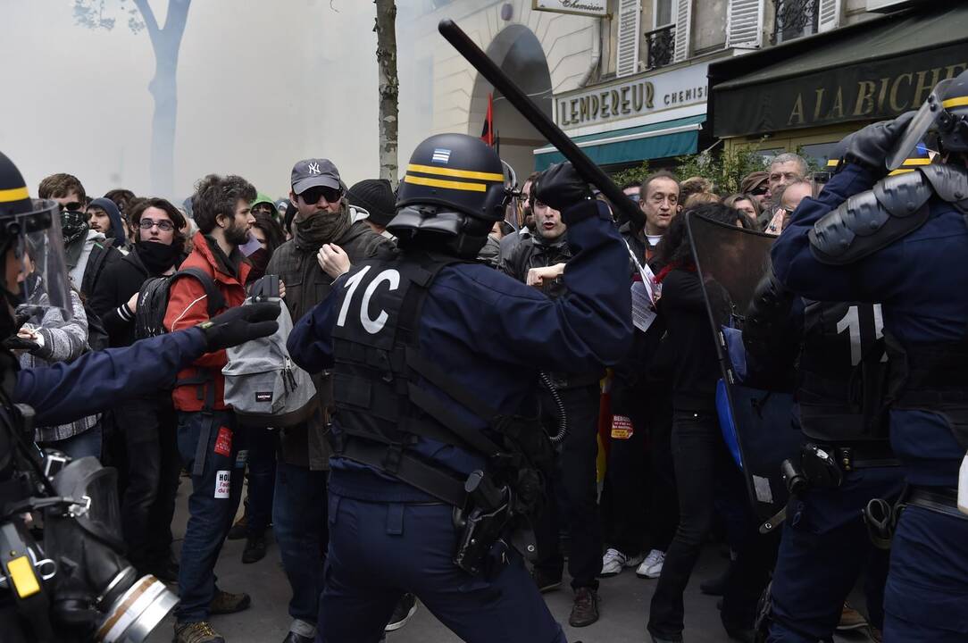 Policijos ir demonstrantų susirėmimai Prancūzijoje