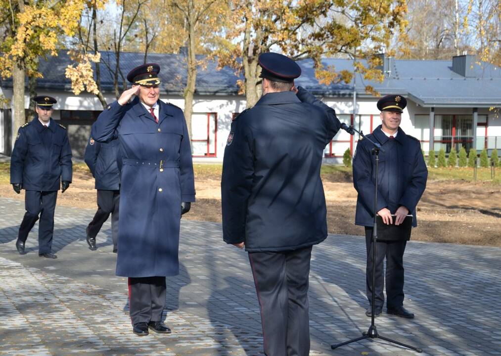 Ugniagesių profesiją įprasmino skulptūra