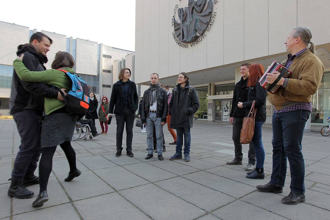 Studentai Kauno centre rideno rekordinį margutį.