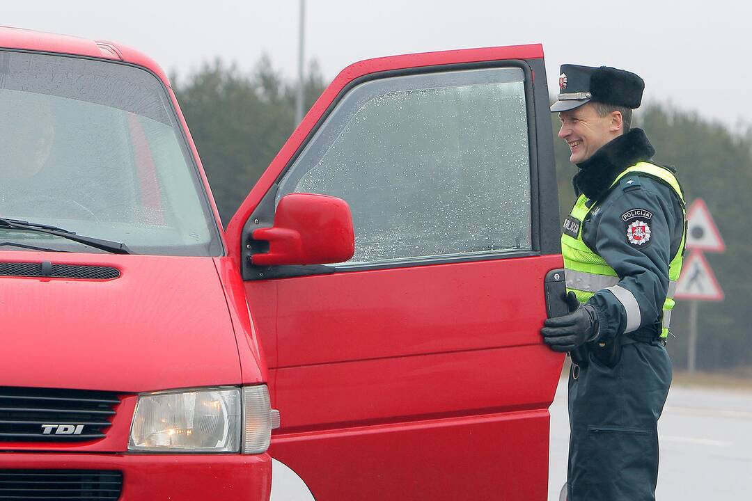 Moksleivių ir Kauno apskrities vyriausiojo policijos komisariato akcija „Su Kovo 11–ąja“.