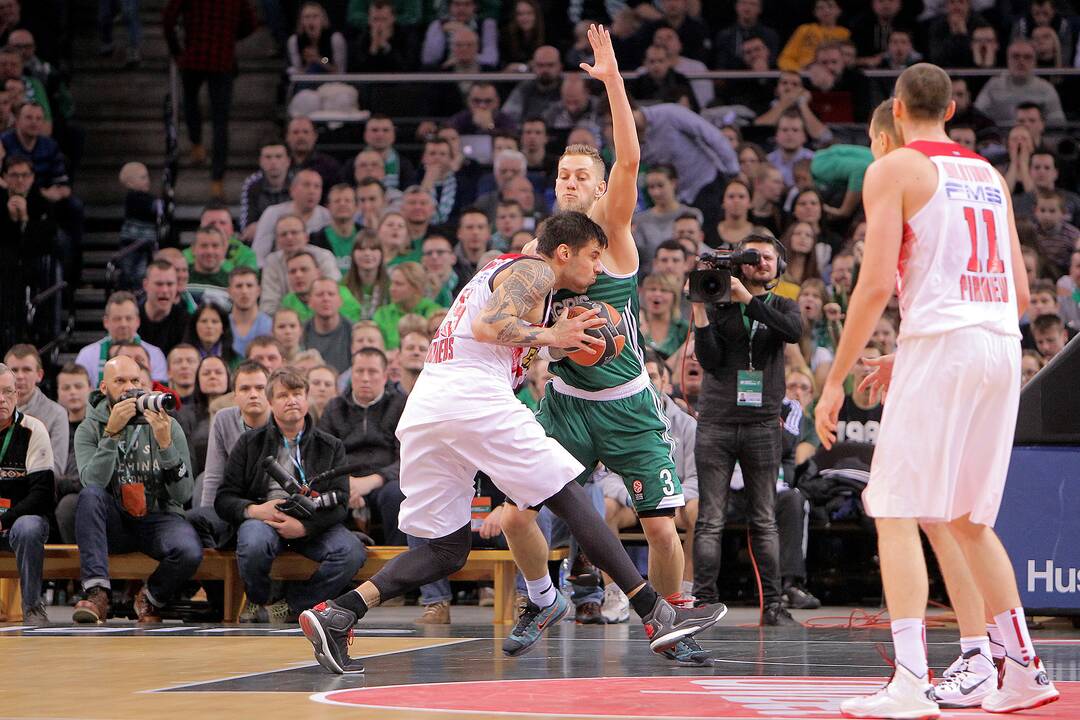Kauno „Žalgiris“ Eurolygos rungtynėse sutriuškino Pirėjo „Olympiakos“ 75:55.