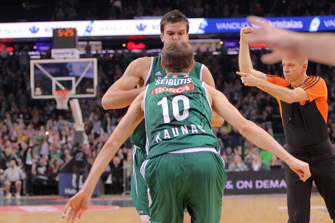 Kauno „Žalgiris“ Eurolygos rungtynėse sutriuškino Pirėjo „Olympiakos“ 75:55.