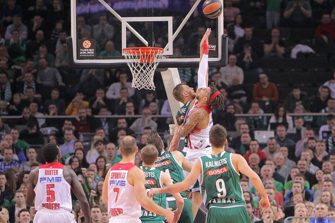 Kauno „Žalgiris“ Eurolygos rungtynėse sutriuškino Pirėjo „Olympiakos“ 75:55.