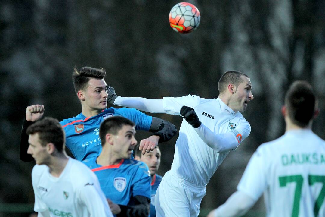 Lietuvos futbolo A lyga: „Kauno Žalgiris“– Kauno „Stumbras“ 1:2.