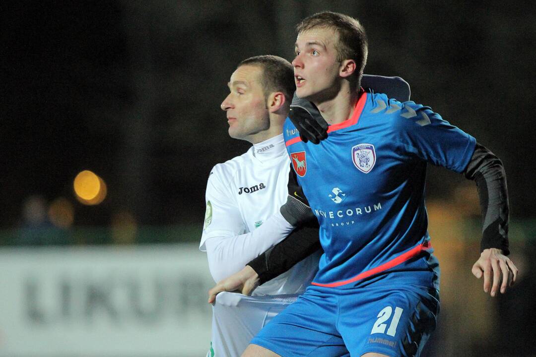 Lietuvos futbolo A lyga: „Kauno Žalgiris“– Kauno „Stumbras“ 1:2.