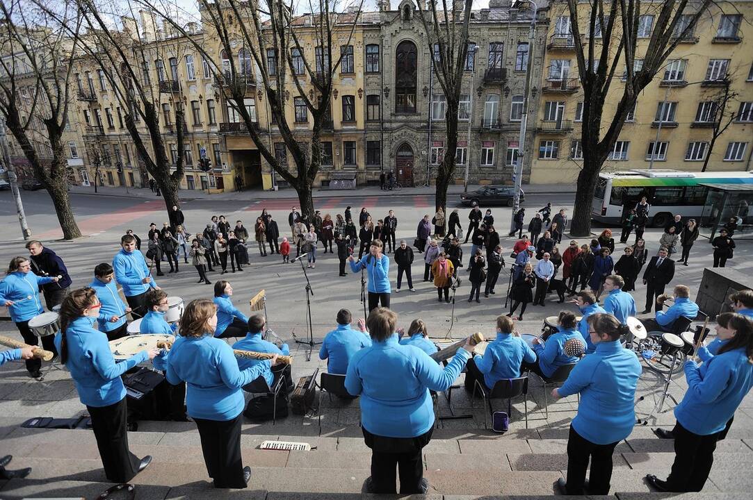 Akcija menininkui T. Dobrovolskiui atminti