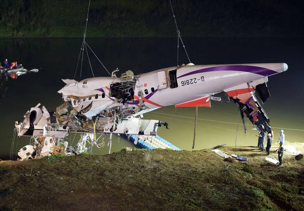 „TransAsia“ lėktuvas nukrito į Taibėjaus upę