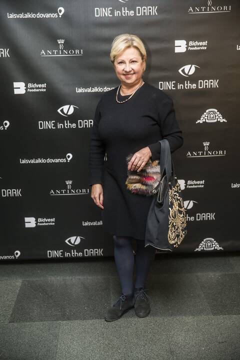 Vakarienė tamsoje