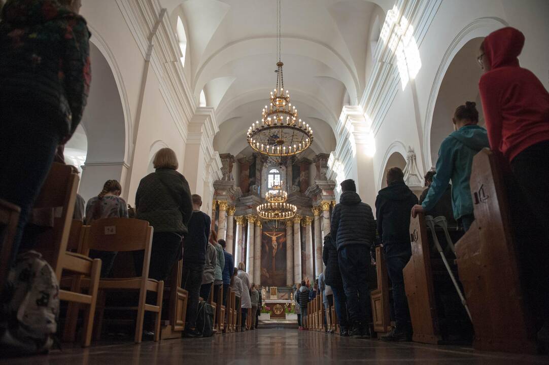 Malda gestų kalba Kauno šv. Pranciškaus Ksavero bažnyčioje