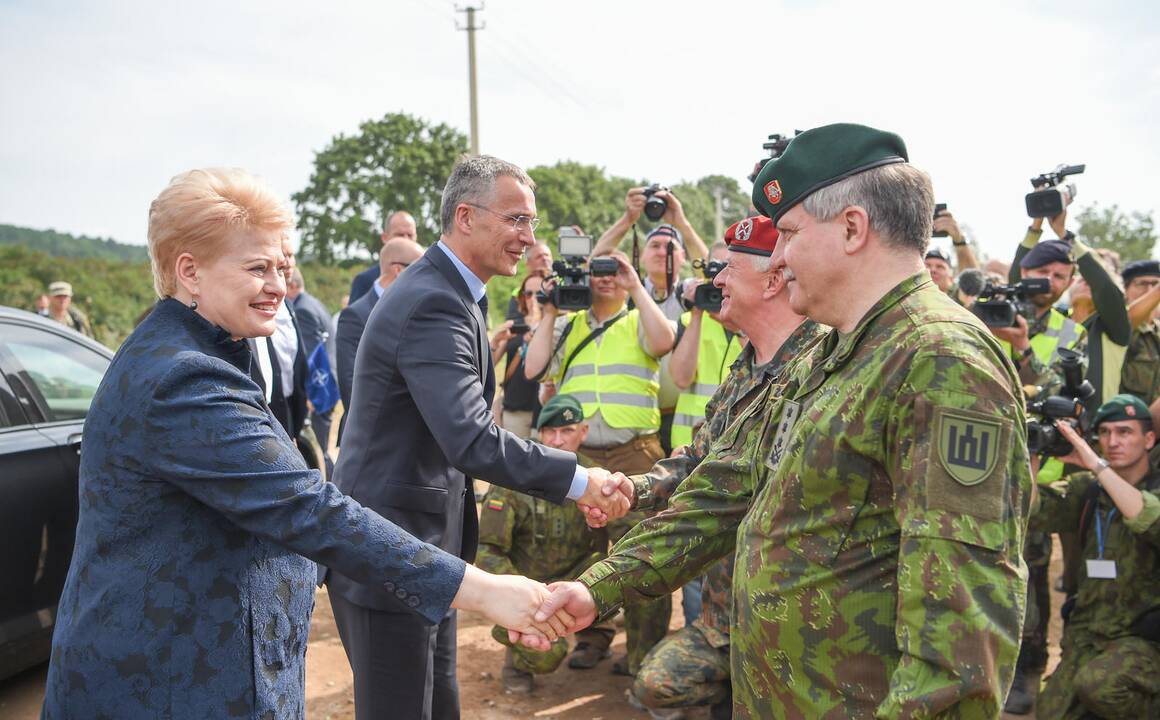 Stebėti pratybų „Geležinis vilkas“ atvyko NATO vadovas