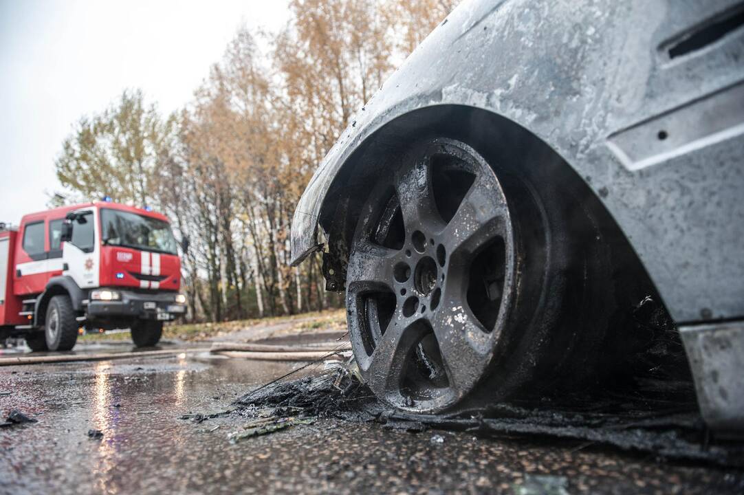 Šiaurės pr. supleškėjo BMW