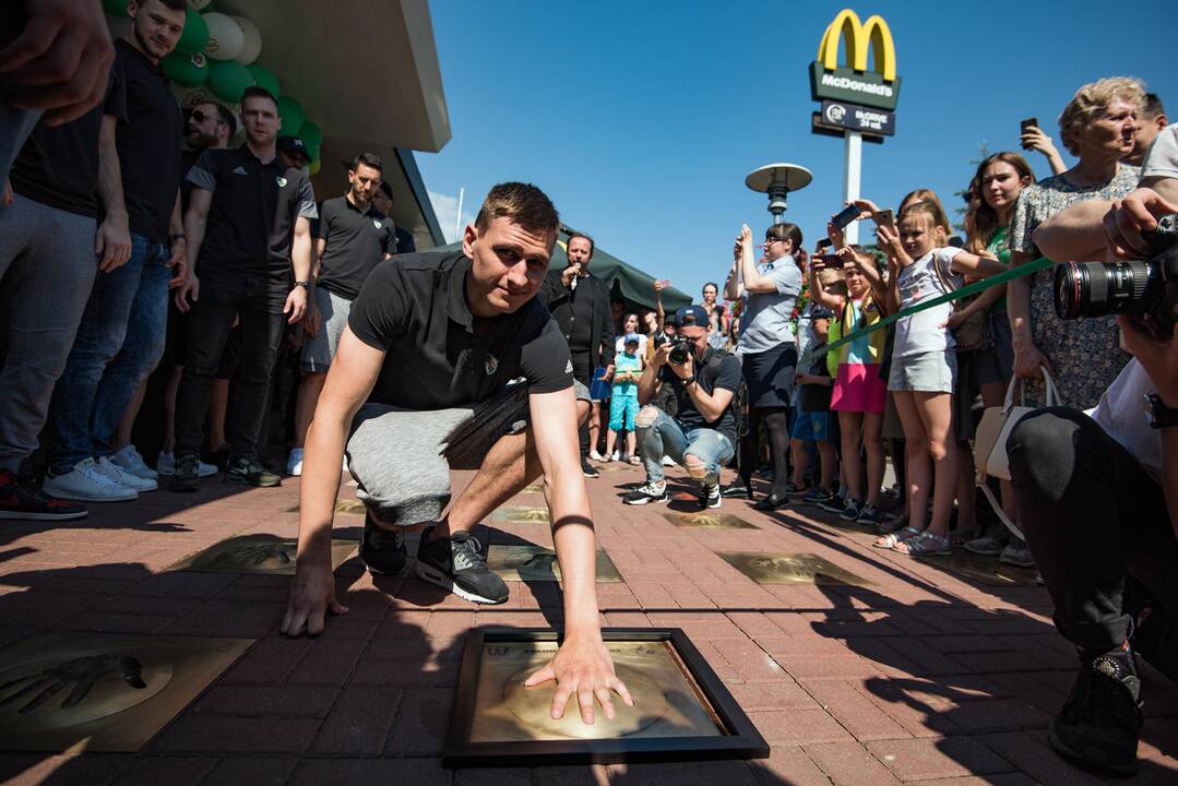 E. Ulanovas įamžintas „McDonald‘s žvaigždžių alėjoje“